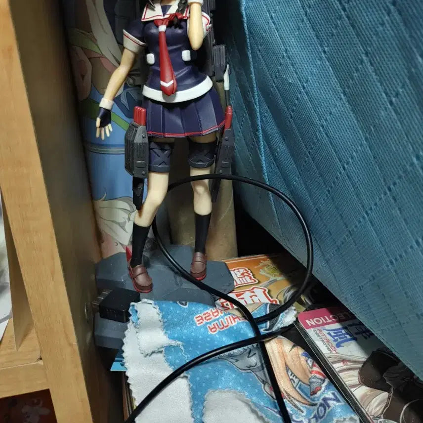 [BUNJANG] Kancolle Shiratsuyu 1/7 Scale Figure / 칸코레 시라츠유 1/7 스케일 피규어(정품 판매)+서비스 피규어&amp;굿즈