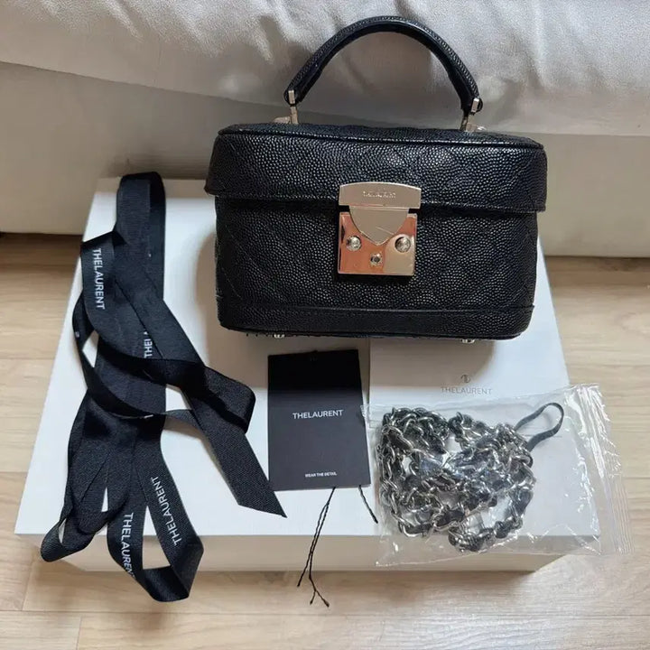 [BUNJANG] The Row Halfmoon Box Bag - Caviar Black / 더로랑 Halfmoon box bag - 캐비어 블랙