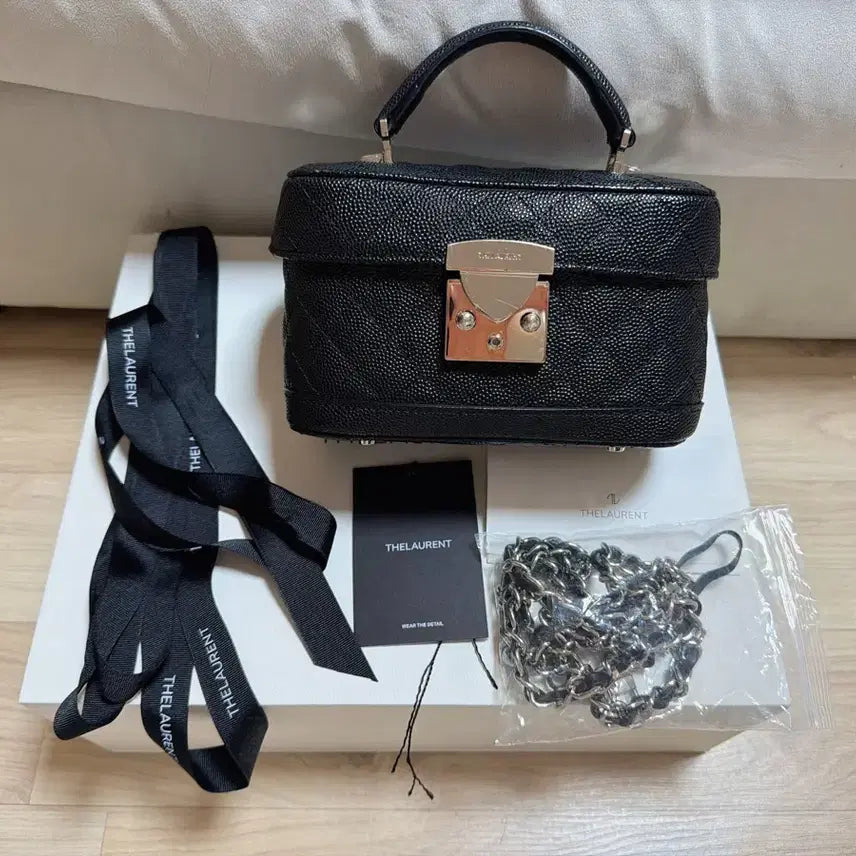 [BUNJANG] The Row Halfmoon Box Bag - Caviar Black / 더로랑 Halfmoon box bag - 캐비어 블랙