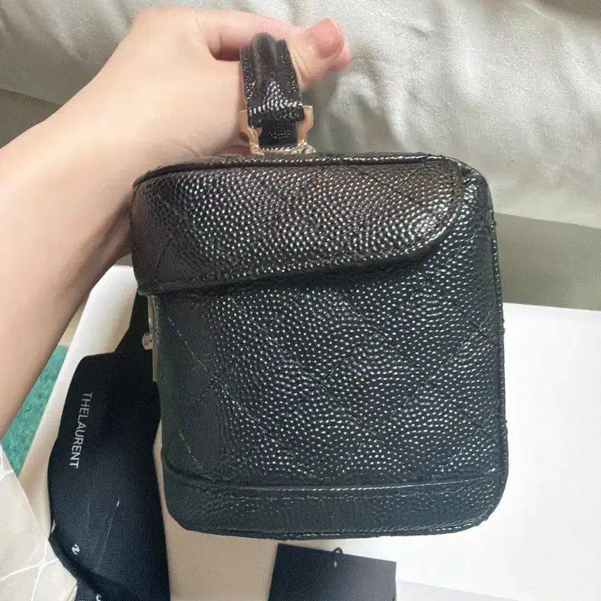 [BUNJANG] The Row Halfmoon Box Bag - Caviar Black / 더로랑 Halfmoon box bag - 캐비어 블랙