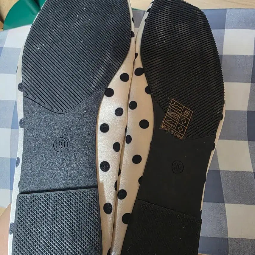 [BUNJANG] Unbranded Polka Dot Flat Shoes / 새거))땡땡이 플랫슈즈