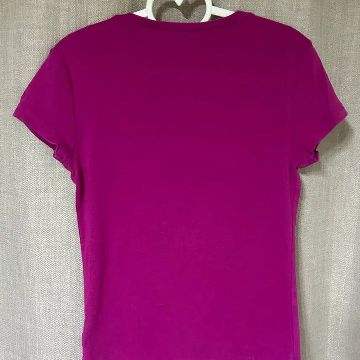 [BUNJANG] Tommy Hilfiger V-Neck Short Sleeve T-Shirt / 타미힐피거 V넥 반팔 티셔츠 마젠타