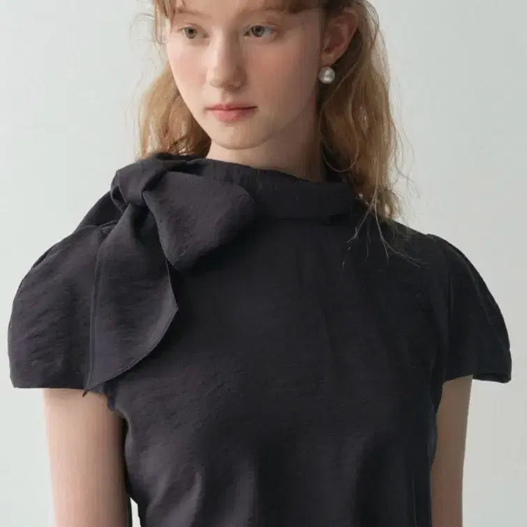 [SOLD OUT] 플로움 Dandelion Tie Blouse 딥네이비 xs 새상품