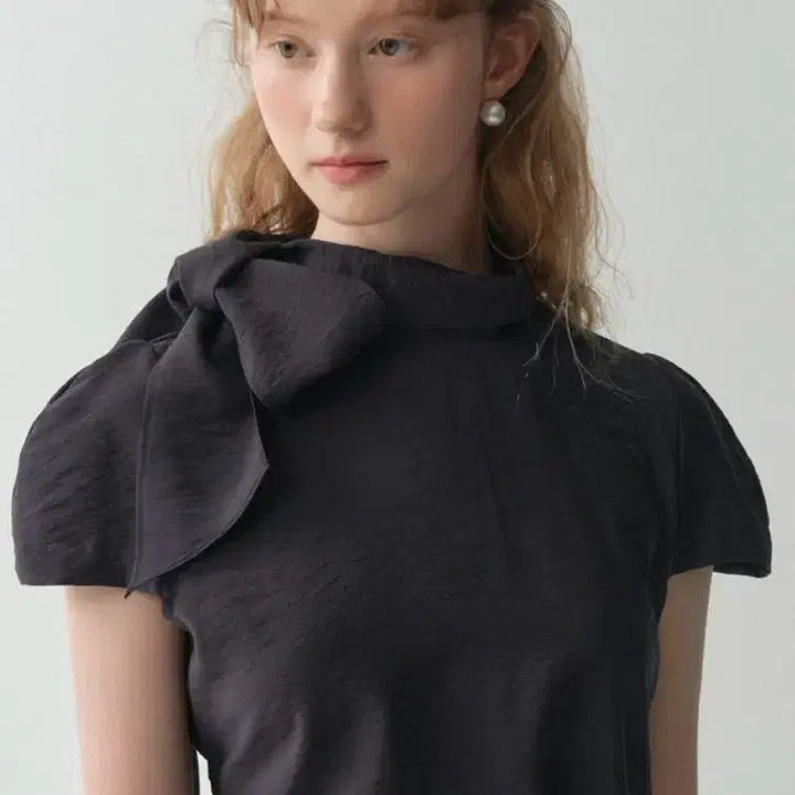 [SOLD OUT] 플로움 Dandelion Tie Blouse 딥네이비 xs 새상품