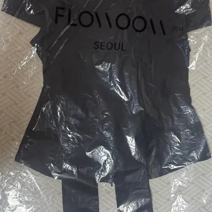 [SOLD OUT] 플로움 Dandelion Tie Blouse 딥네이비 xs 새상품