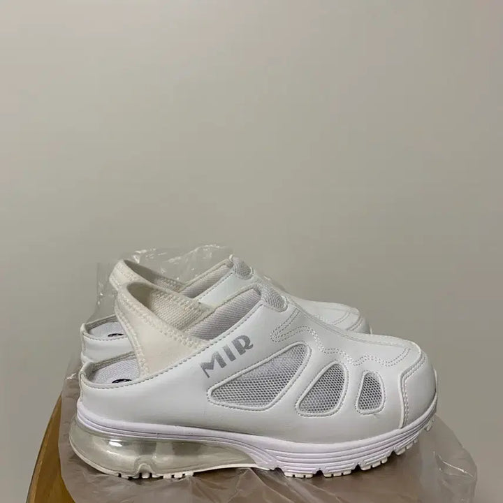 [SOLD OUT] MIR 흰색 간호화 에어쿠션