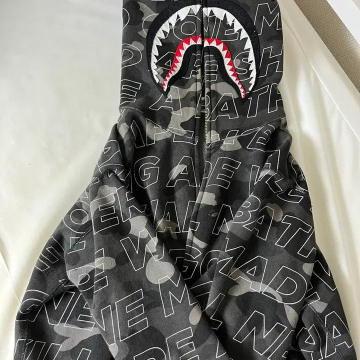 [BUNJANG] Shark Hoodie / 샤크후드 팔아요