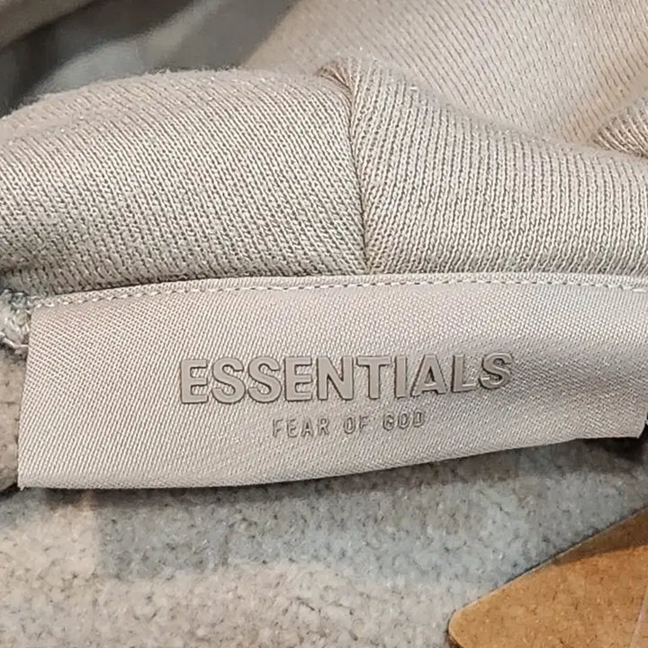 [SOLD OUT] 에센셜 Fear Of God 후드티 아이보리