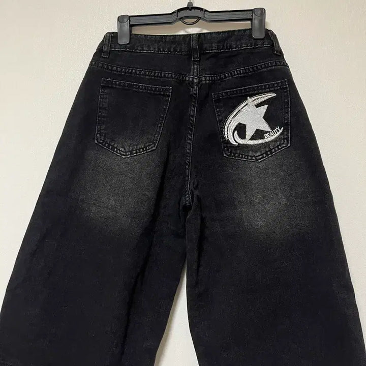 [BUNJANG] Embroidered Logo Black Denim Bermuda Shorts / 새상품) 자수 백로고 흑청 데님 버뮤다팬츠
