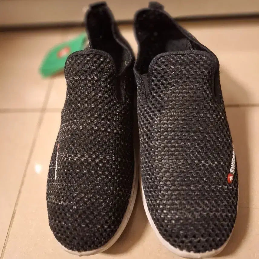 [BUNJANG] Swiss Mobility Black Mesh Slip-on Sneakers / 