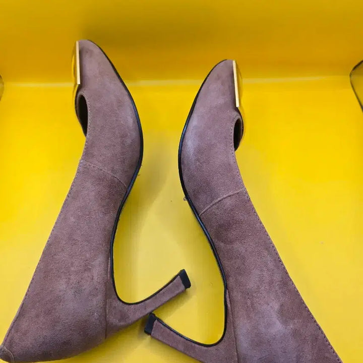 [BUNJANG] Elizabeth Stuart Suede Pumps 240 / 엘리자베스 스튜어트 스웨이드 펌프스 240