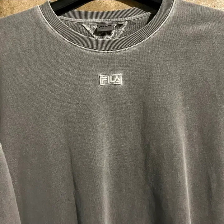 [BUNJANG] Fila Vintage Washed Oversized Sweatshirt / (110) 휠라 빈티지 워싱 오버핏 맨투맨