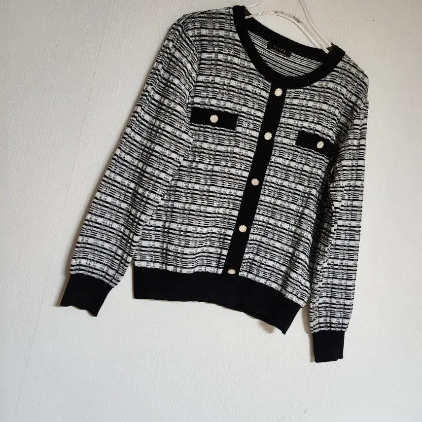 [BUNJANG] Clizy Semi-Crop Knit Cardigan Top / 클리지clizy세미크롭 니트티셔츠 55반~66반