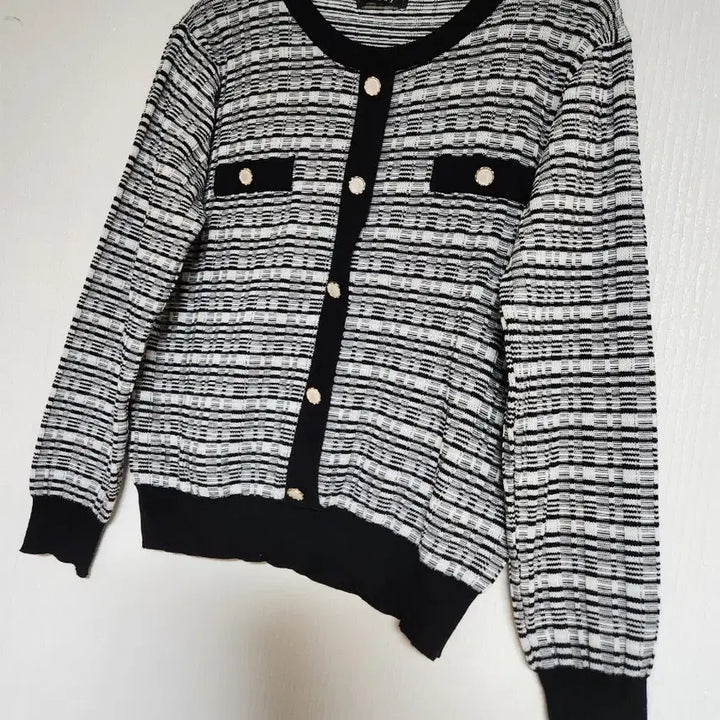 [BUNJANG] Clizy Semi-Crop Knit Cardigan Top / 클리지clizy세미크롭 니트티셔츠 55반~66반