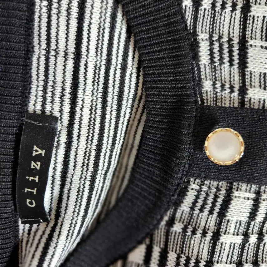 [BUNJANG] Clizy Semi-Crop Knit Cardigan Top / 클리지clizy세미크롭 니트티셔츠 55반~66반