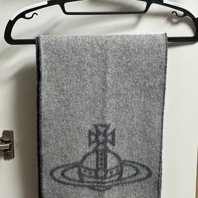 [BUNJANG] Vivienne Westwood Scarf / 비비안웨스트우드 목도리 판매합니다