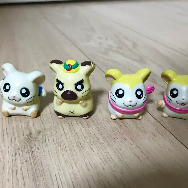[BUNJANG] Hamutaro Carrier House Set with 9 Figures / (미사용 새상품) 햄토리 캐리어 하우스+피규어 9개