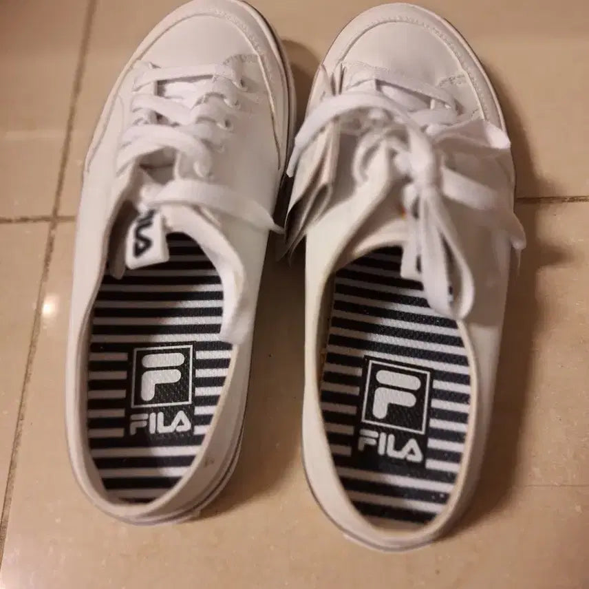 [BUNJANG] Fila White Sneakers Mule (230) / 
