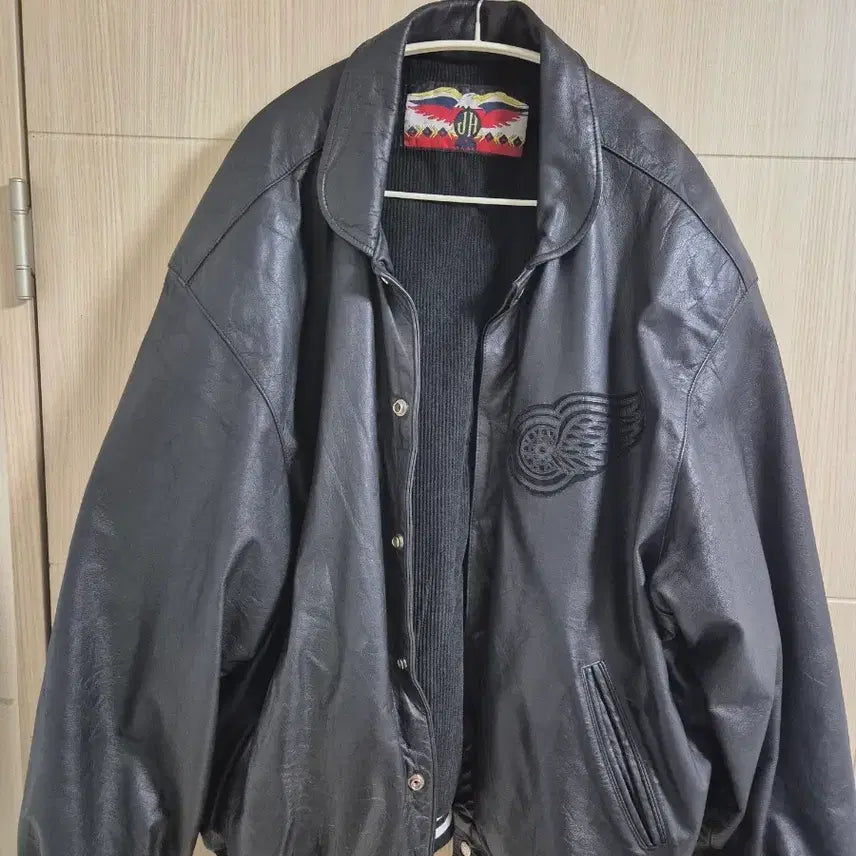 [SOLD OUT] 제프해밀턴 레드윙 봄버자켓