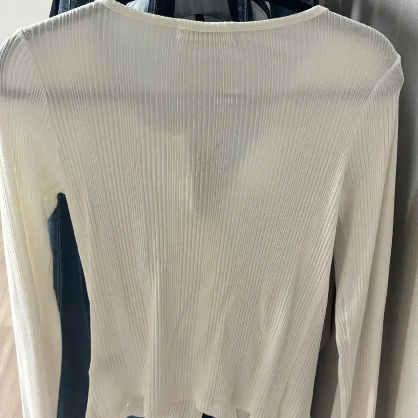 [BUNJANG] Ganesra Marso Ivory Cardigan / 가내스라 마르소 가디건 아이보리