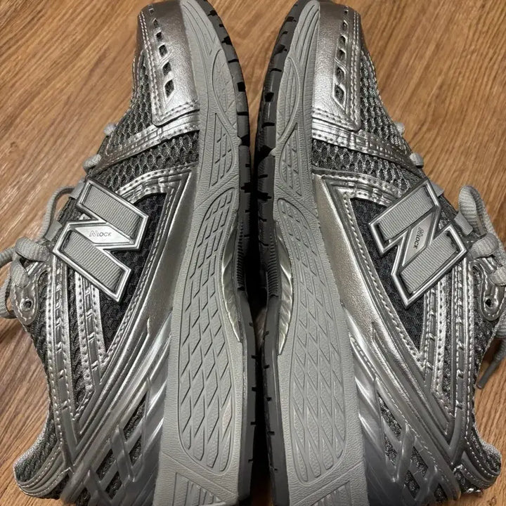 [SOLD OUT] 뉴발란스 1906R 그레이 (230)