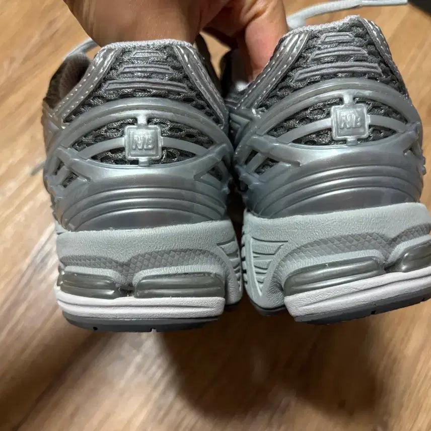 [SOLD OUT] 뉴발란스 1906R 그레이 (230)