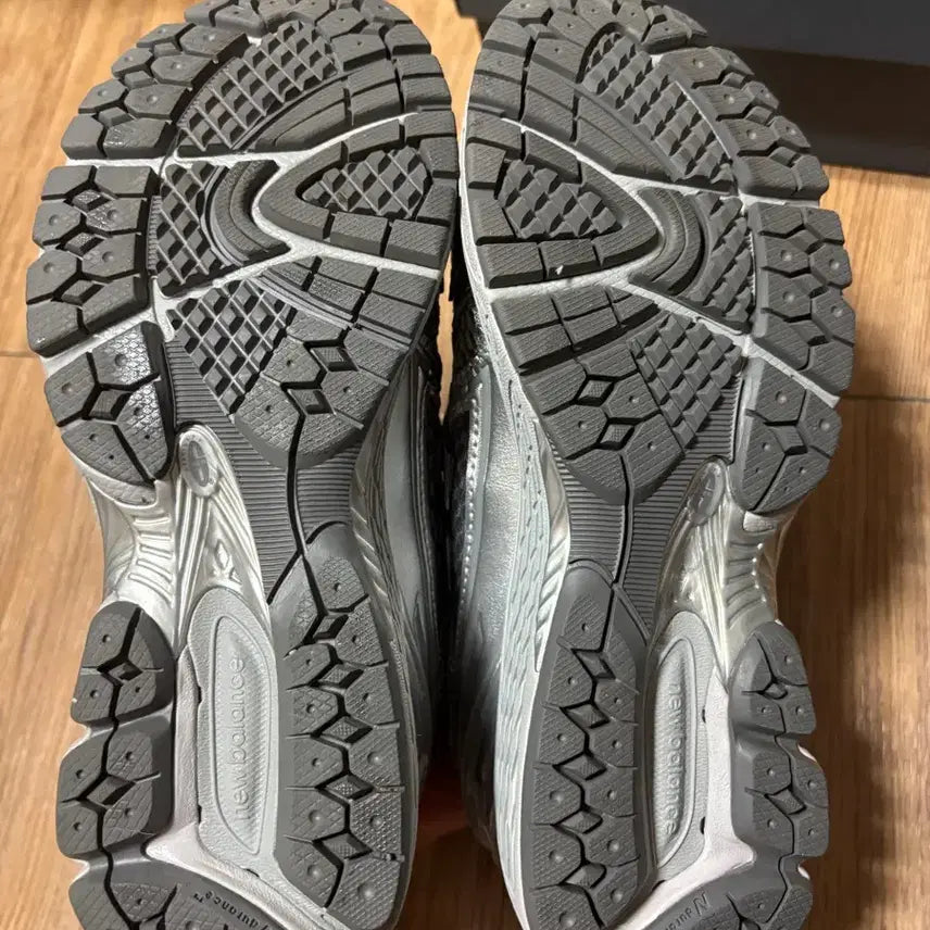 [SOLD OUT] 뉴발란스 1906R 그레이 (230)