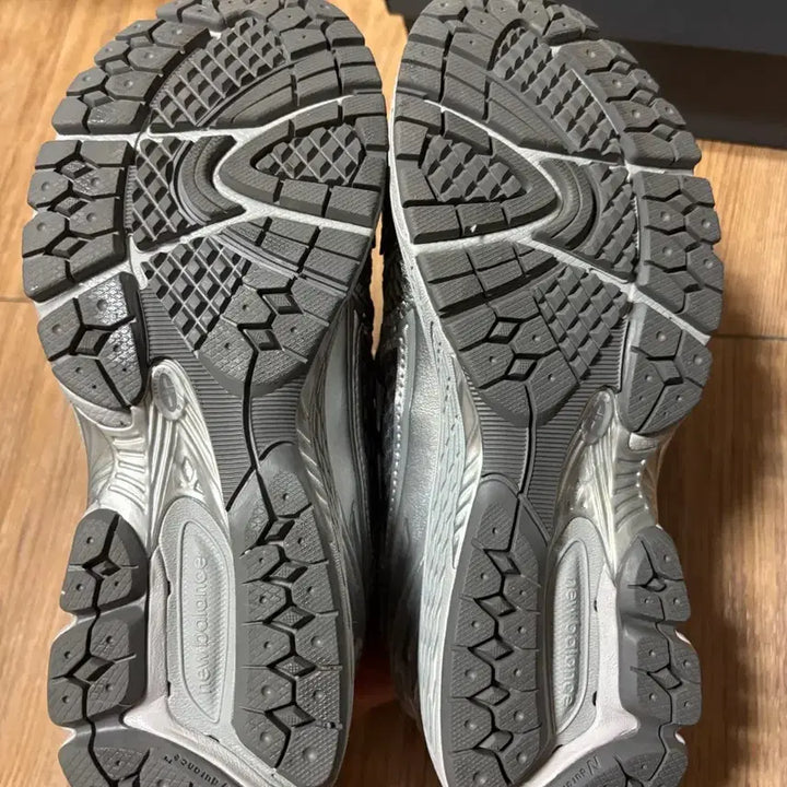[SOLD OUT] 뉴발란스 1906R 그레이 (230)
