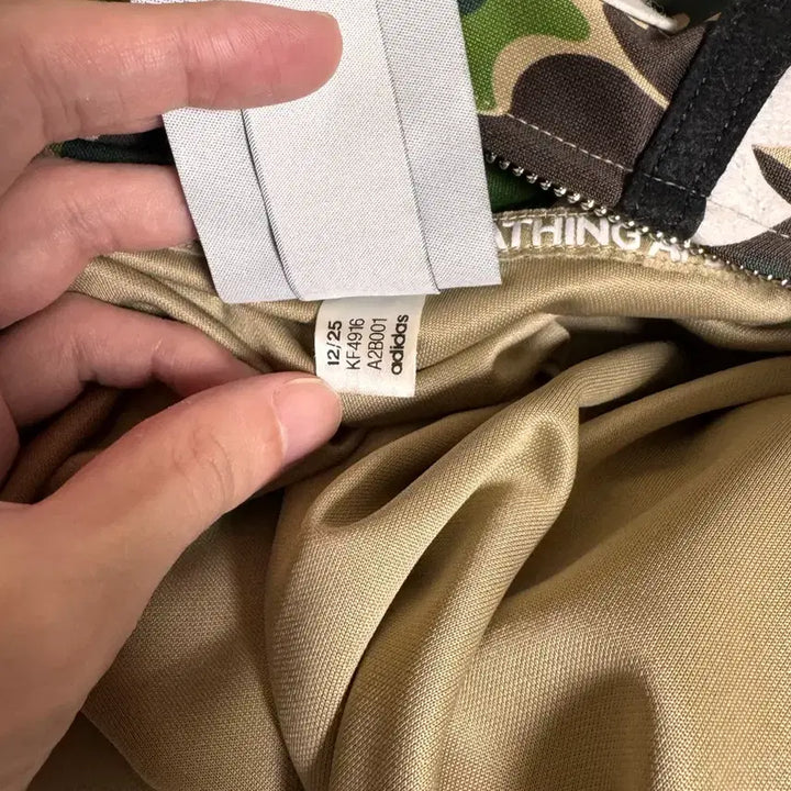 [SOLD OUT] 새상품급) 베이프 아디다스 샤크트랙후드 XL (KR)
