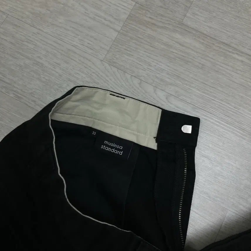 [BUNJANG] Musinsa Standard Heavyweight Wide Bermuda Shorts / [33] 무신사 스탠다드 헤비웨이트 와이드 버뮤다 블랙