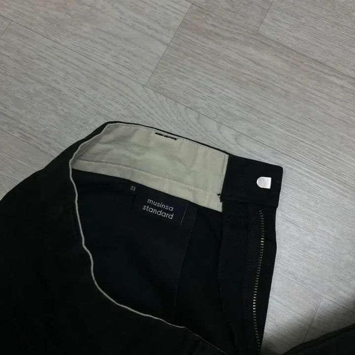 [BUNJANG] Musinsa Standard Heavyweight Wide Bermuda Shorts / [33] 무신사 스탠다드 헤비웨이트 와이드 버뮤다 블랙