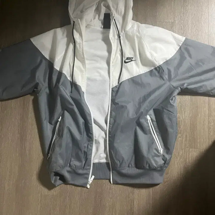 [SOLD OUT] 나아키 윈드러너