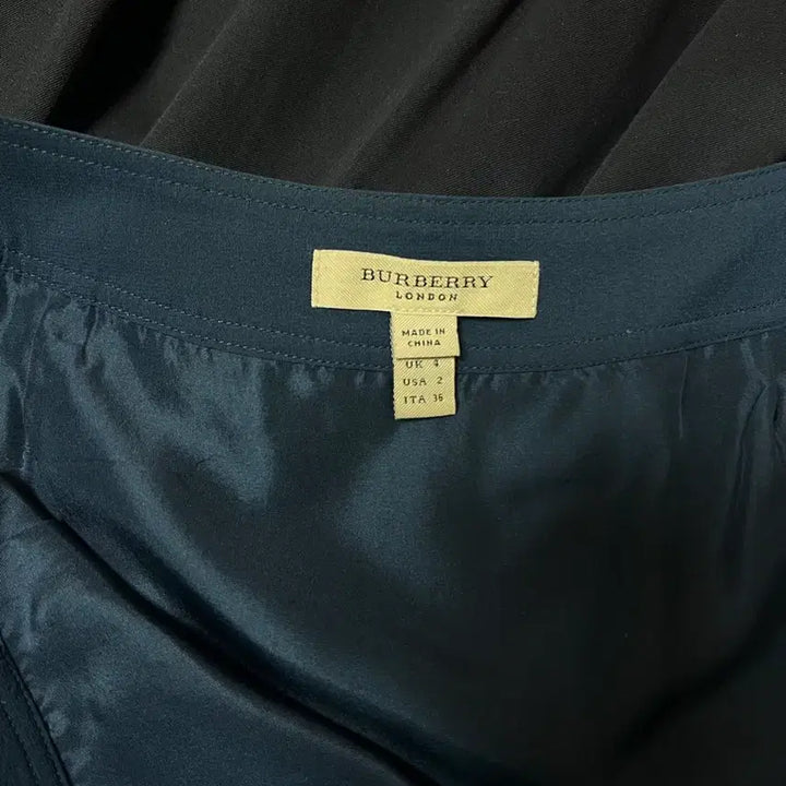 [BUNJANG] Burberry London Silk Skirt / 버버리 스커트