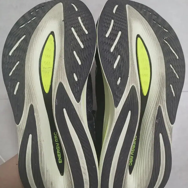 [BUNJANG] New Balance SC Trainer V2 Sneakers / 뉴발란스 sc트레이너v2 260 2e