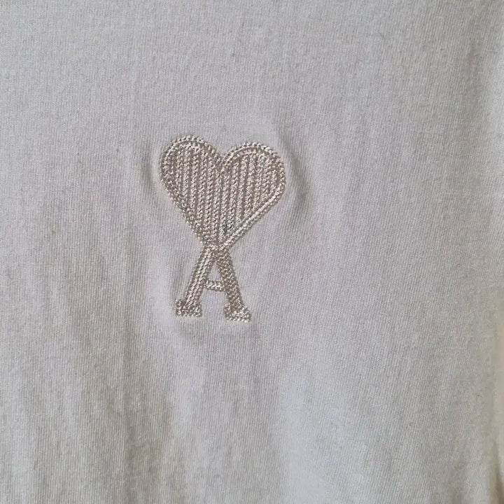 [BUNJANG] AMI Small Heart Short Sleeve T-shirt (Ivory) / 아미 스몰 하트 반팔 티셔츠 아이보리