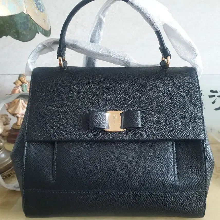 [BUNJANG] Ferragamo Vara Bow Carrie O Leather Top Handle Shoulder Bag / 반값이하 새상품) 페라가모 바라 보우 탑핸들 숄더백