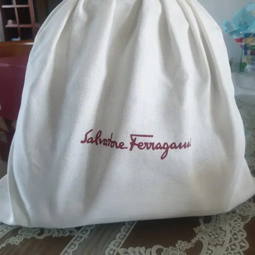 [BUNJANG] Ferragamo Vara Bow Carrie O Leather Top Handle Shoulder Bag / 반값이하 새상품) 페라가모 바라 보우 탑핸들 숄더백