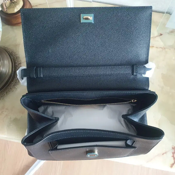 [BUNJANG] Ferragamo Vara Bow Carrie O Leather Top Handle Shoulder Bag / 반값이하 새상품) 페라가모 바라 보우 탑핸들 숄더백