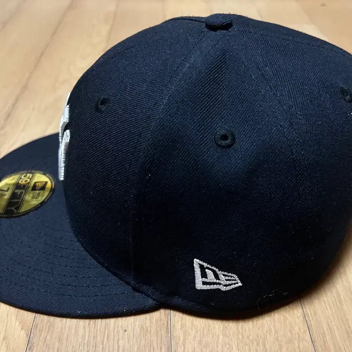 [SOLD OUT] (새싱품)뉴에라 MLB 어센틱 뉴욕 모자 네이비 7 3/4(61.5cm)