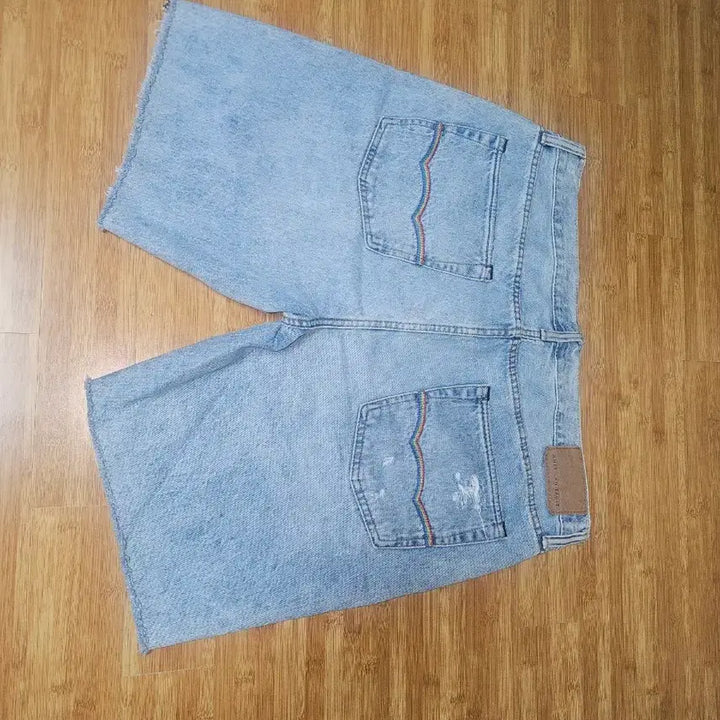 [BUNJANG] American Eagle Distressed Denim Shorts / 아메리칸이글 데님 반바지 데미지진