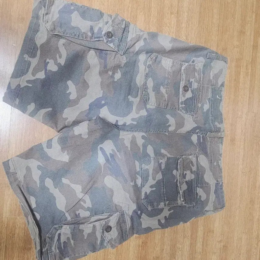 [BUNJANG] American Eagle Camo Pattern Cargo Shorts / 아메리칸이글 카고 반바지 카모 패턴