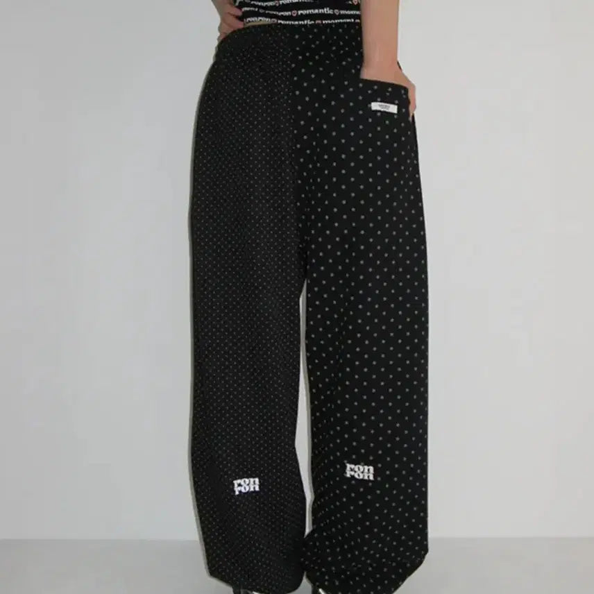 [BUNJANG] RonRon Mini Logo Sweat Dot Jogger Pants / 론론 미니 로고 스웻 도트 조거팬츠