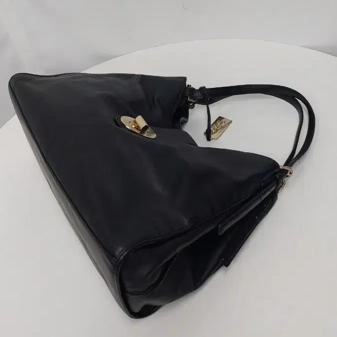 [SOLD OUT] 코치 블랙 가죽 숄더백