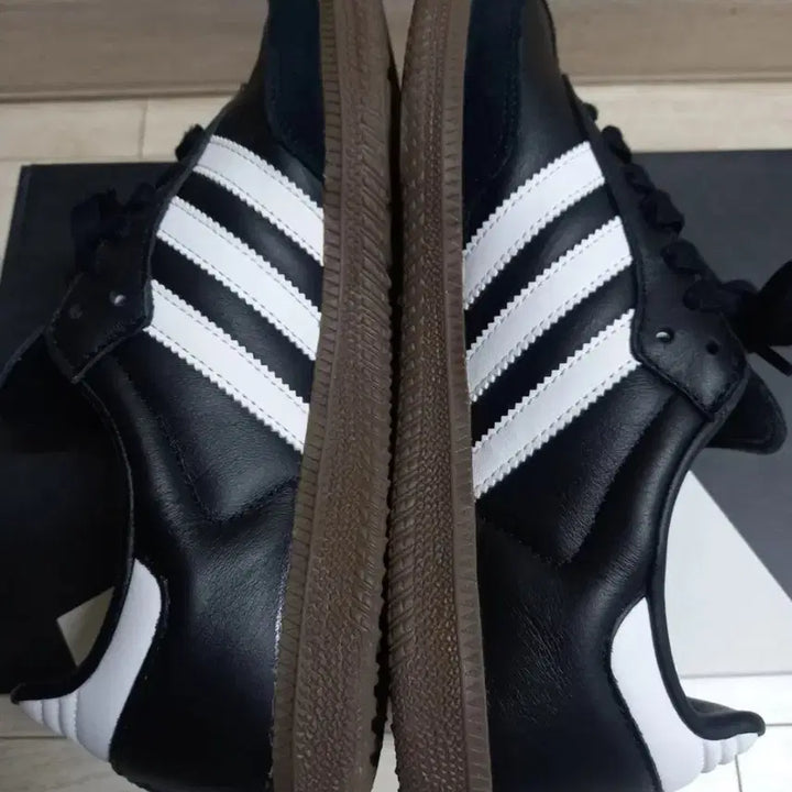 [SOLD OUT] 거의새거 아디다스 og 삼바 운동화 신발 245사이즈 무신사