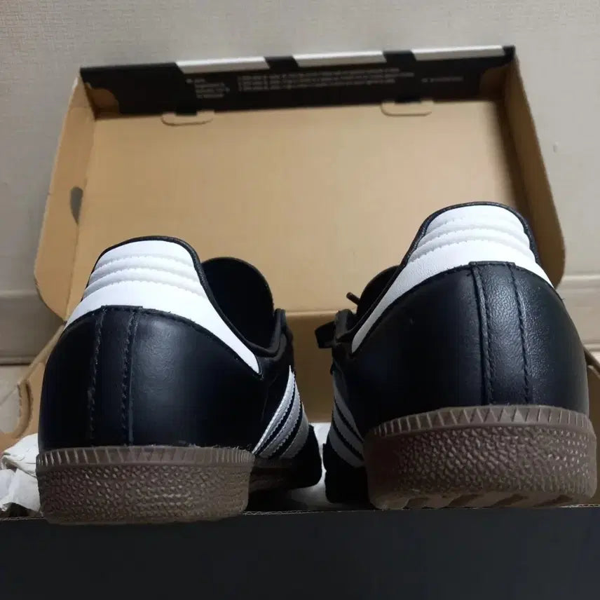 [SOLD OUT] 거의새거 아디다스 og 삼바 운동화 신발 245사이즈 무신사