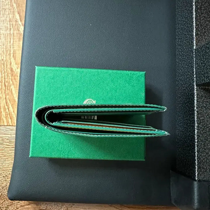 [SOLD OUT] [정품] 고야드 빅투아르 반지갑 그린 (A+급)
