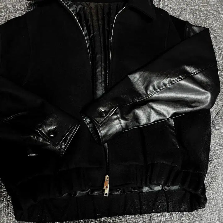 [BUNJANG] Black Wool Jacket with Leather Sleeves / 블랙 레더 소매 모직 자켓
