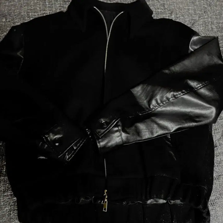 [BUNJANG] Black Wool Jacket with Leather Sleeves / 블랙 레더 소매 모직 자켓