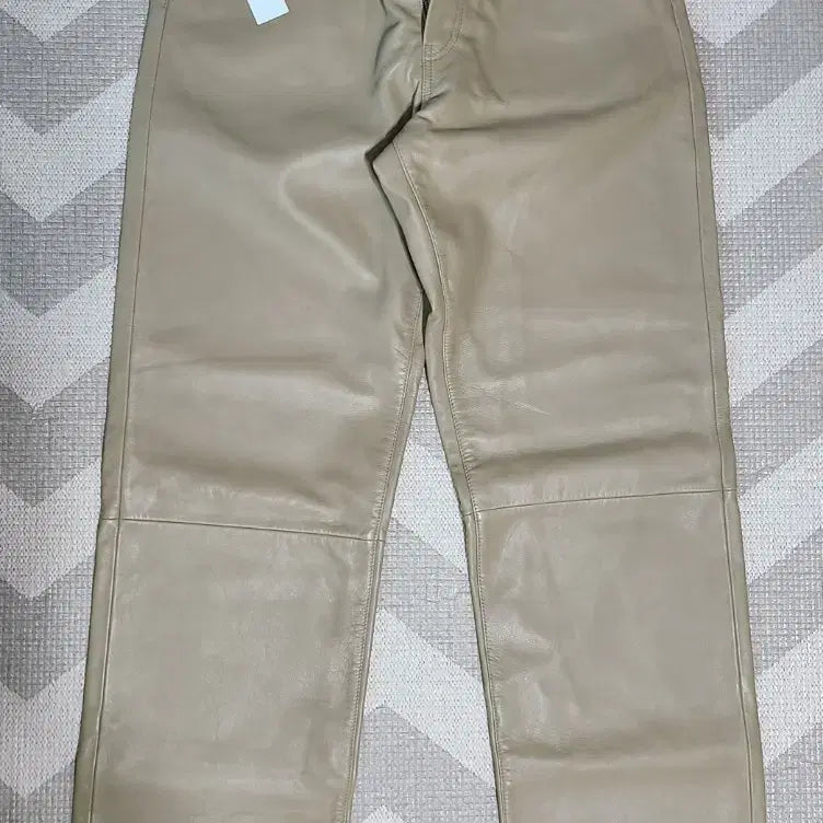[SOLD OUT] [ 31 ] 선플라워 레더 팬츠 베이지