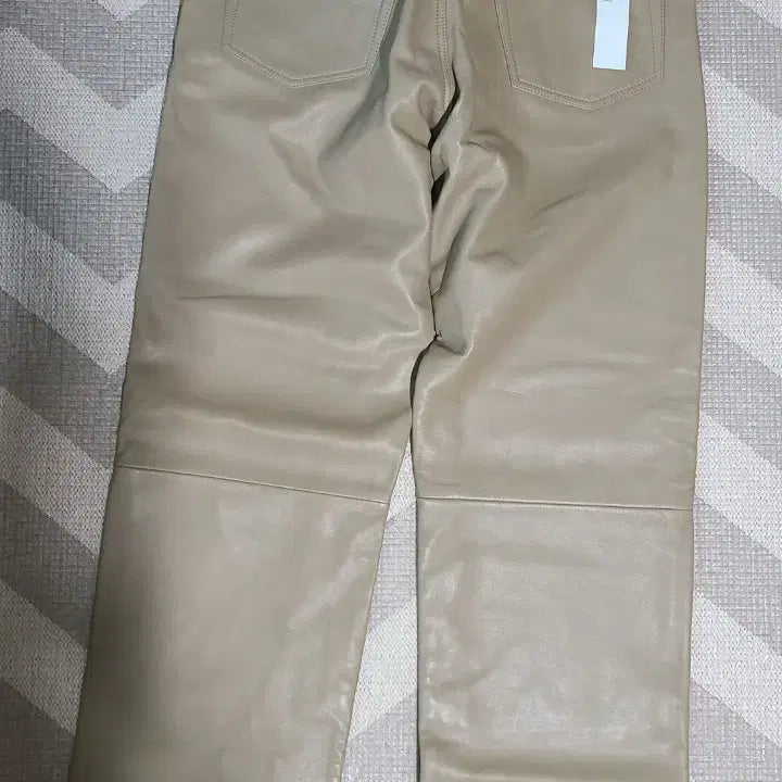 [SOLD OUT] [ 31 ] 선플라워 레더 팬츠 베이지